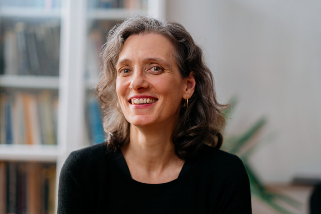 Tatiana Malherbe, vice-diretora do centro de pesquisa do Institut Curie. Foto de Anastasia Pivovarova para a Microsoft.