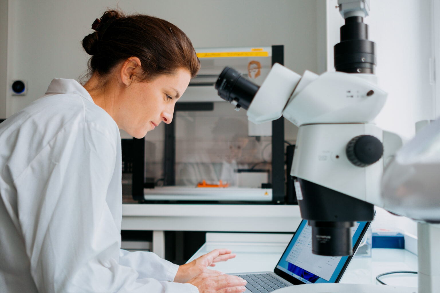 Céline Vallot, research director at CNRS and leader of the dynamics of epigenetic plasticity in cancer group at Institut Curie. Photo by Anastasia Pivovarova for Microsoft.