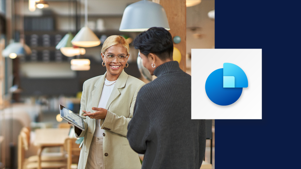 Una dueña de un negocio observa una tablet junto al logo de Dynamics 365 para Ventas